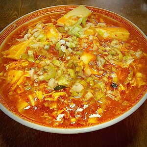 旨辛！辛さの中に優しい豆腐の癒し。ふわトロ酸辣湯麺